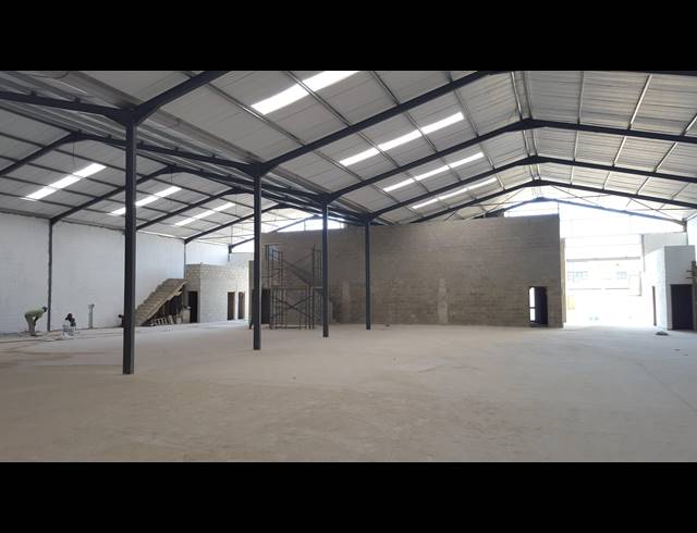 1,246M² FACTORY TO LET IN SAXON INDUSTRIAL